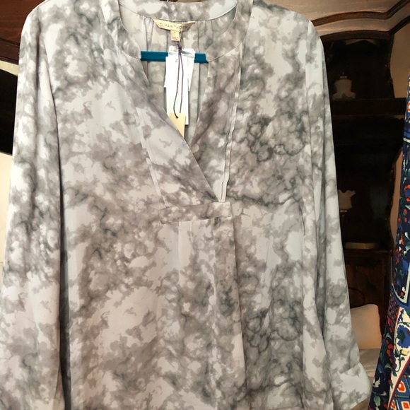 Hawthorne Drop Shoulder Blouse - Picture 2 of 5